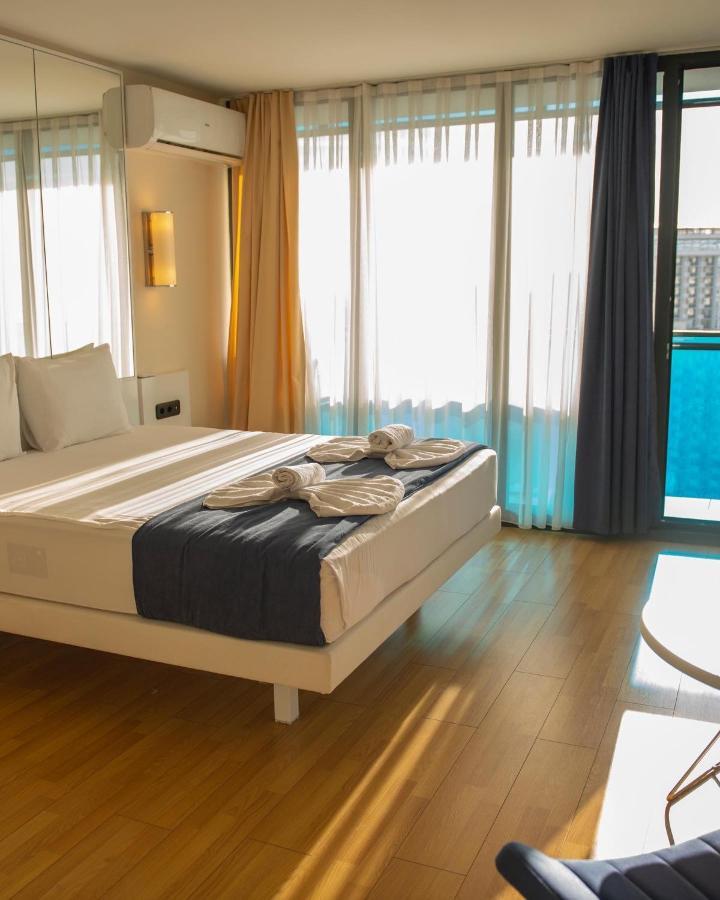 Orbi City Aparthotel Black Sea View Batumi Exterior photo
